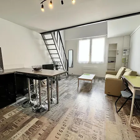 Mezzanine Au Calme Apartment