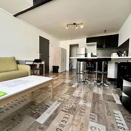 Mezzanine Au Calme Apartment *