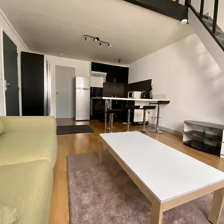 Elegant T2 Avec Mezzanine, Quartier Au Calme * La Rochelle (Charente-Maritime)